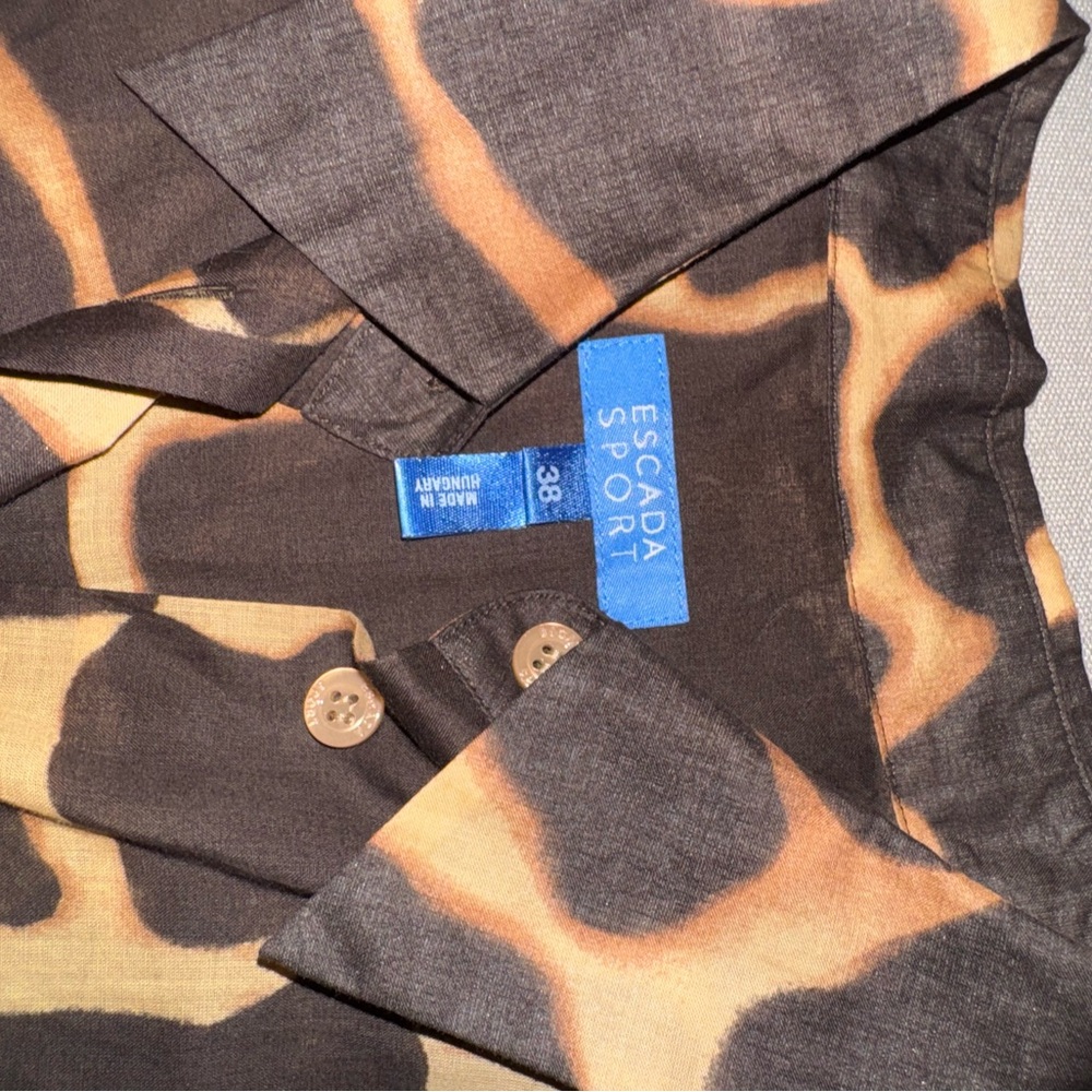 Escada Button-Up Top - Picture 3 of 3